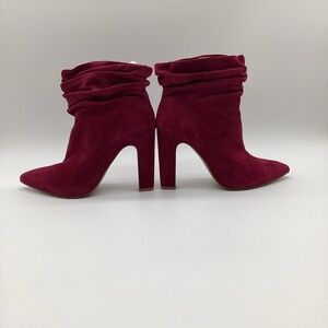 1825. 🍇 Chinese Laundry Berry Suede Block Heel Booties Size 9 EUC